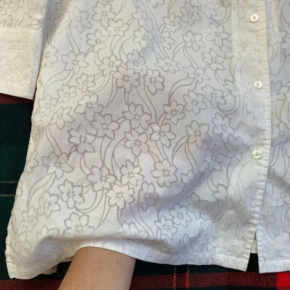 Liz‎ Claiborne S Mandarin Style Semi Sheer Button Front Blouse IMMACULATE